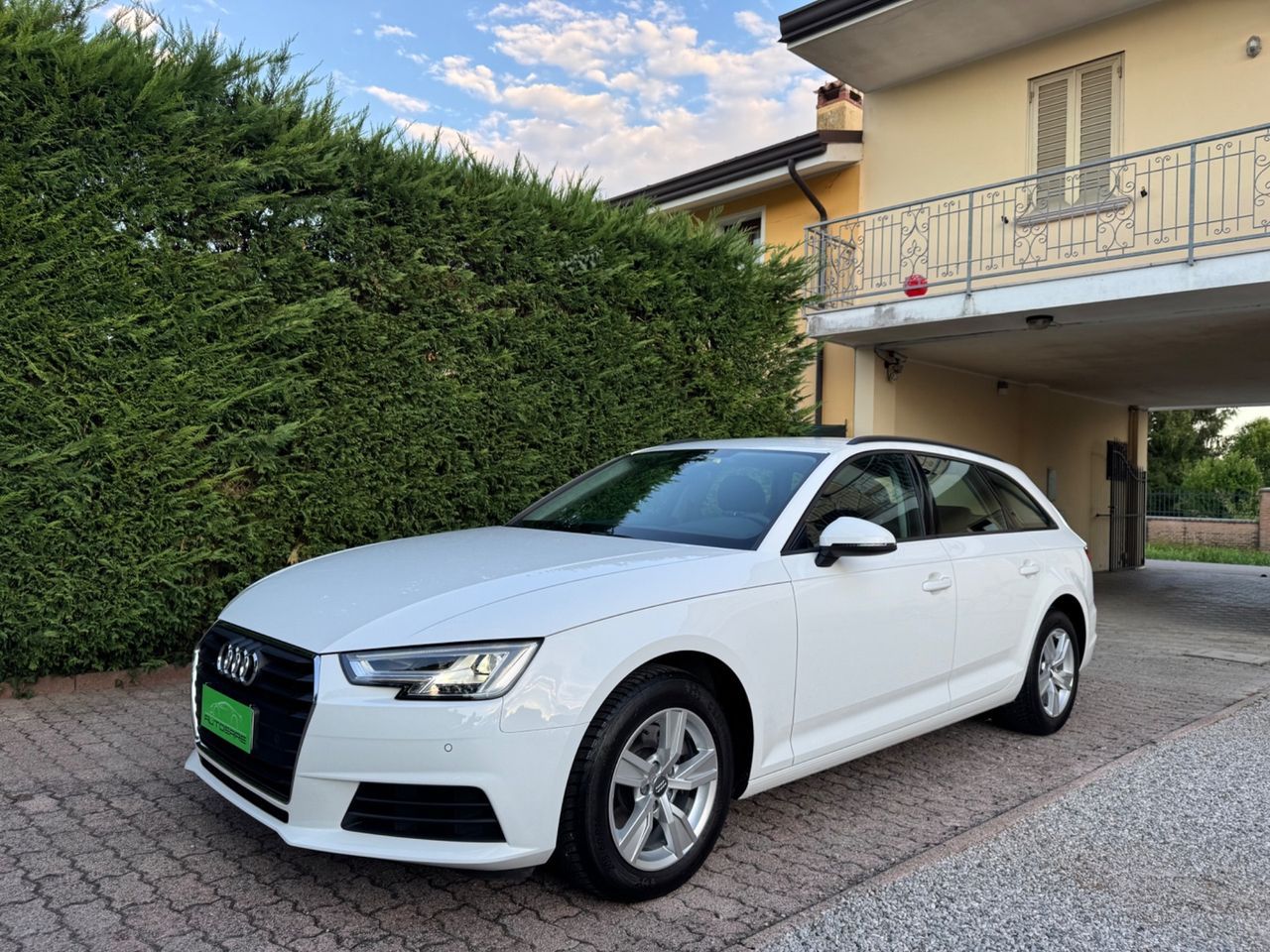 Audi A4 Avant 30 TDI S tronic Design imagem 2