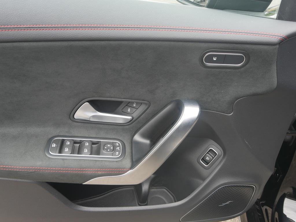 Mercedes-Benz CLA 45 AMG Shooting Brake