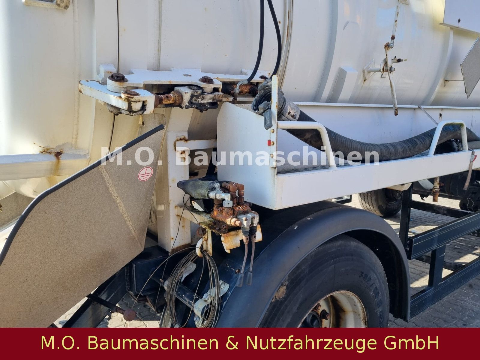 Fahrzeugabbildung Andere Saugwagenanhänger / Tollense TH 93 / 14.000 L