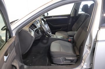 Volkswagen Passat 2.0 TDI Conceptline CARPLAY+KAM+LED+AHK
