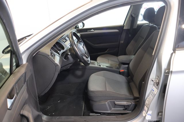 Volkswagen Passat 2.0 TDI Conceptline CARPLAY+KAM+LED+AHK