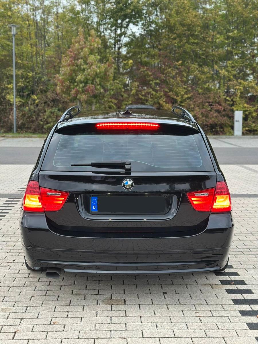 BMW 318 2009 — photo 13