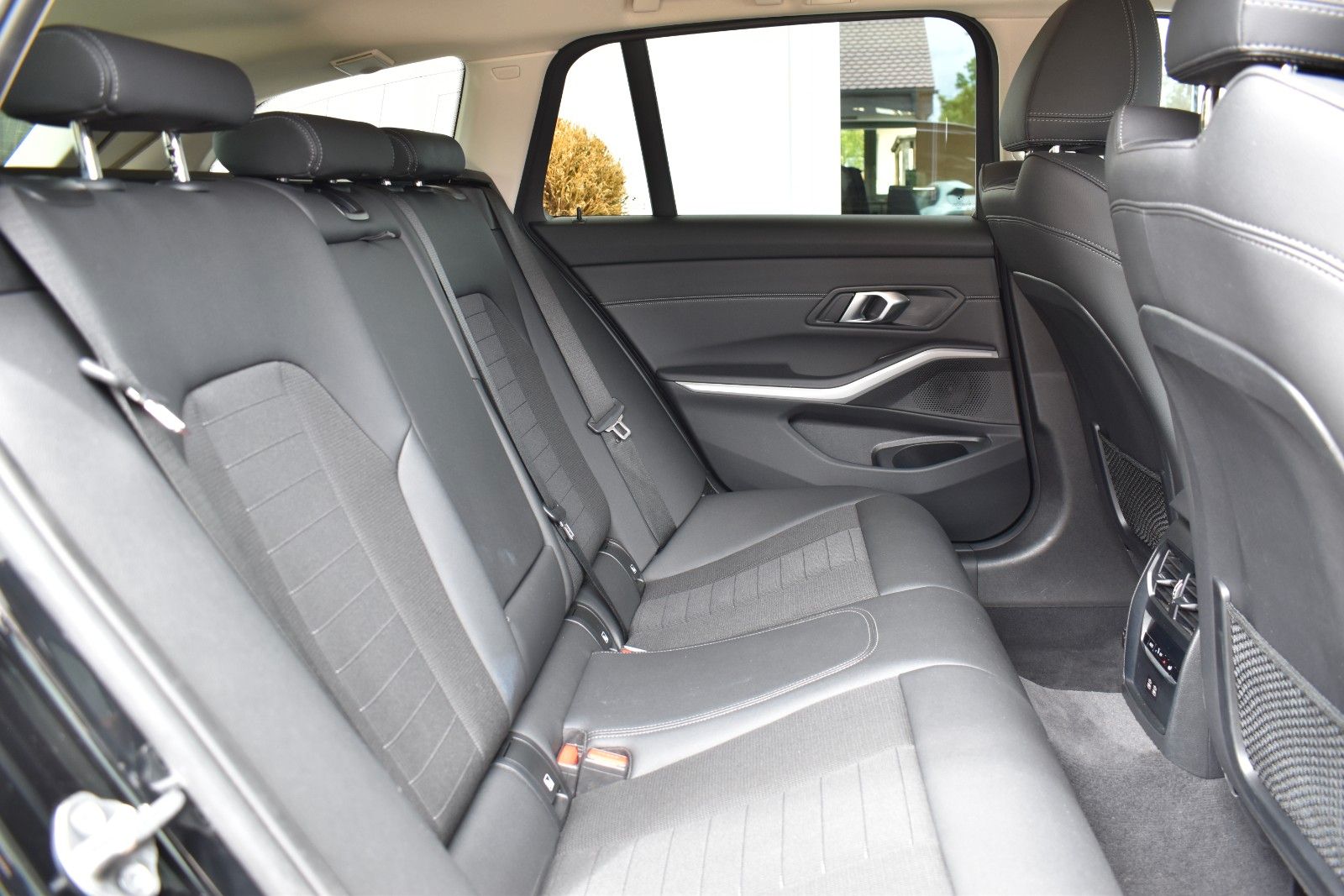 BMW 318d Touring Aut. Mild-Hybrid  Navi Teilleder foto 10