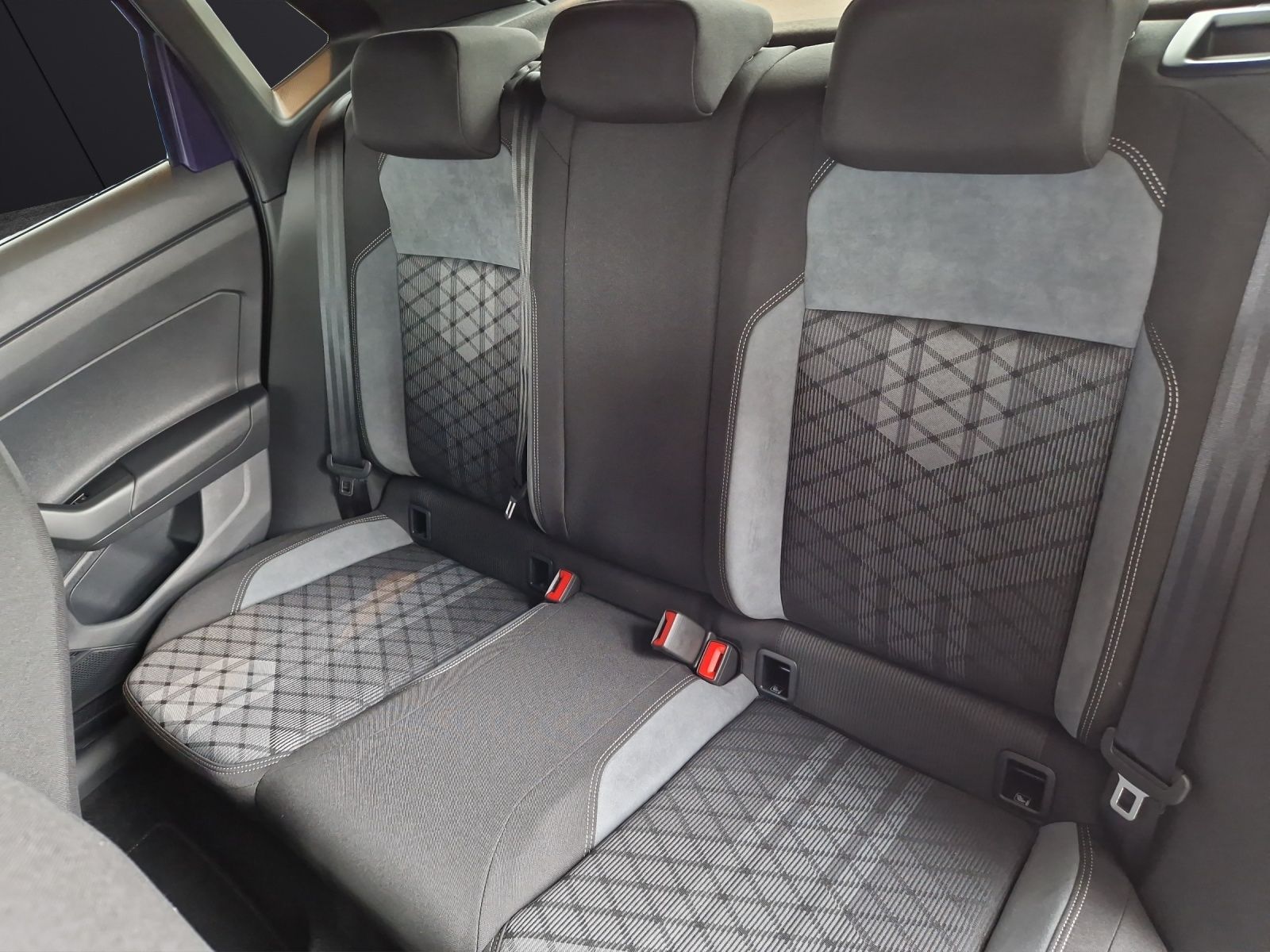 Fahrzeugabbildung Volkswagen Polo R-Line R-Line DSG Matrix ACC Kamera LED NAV