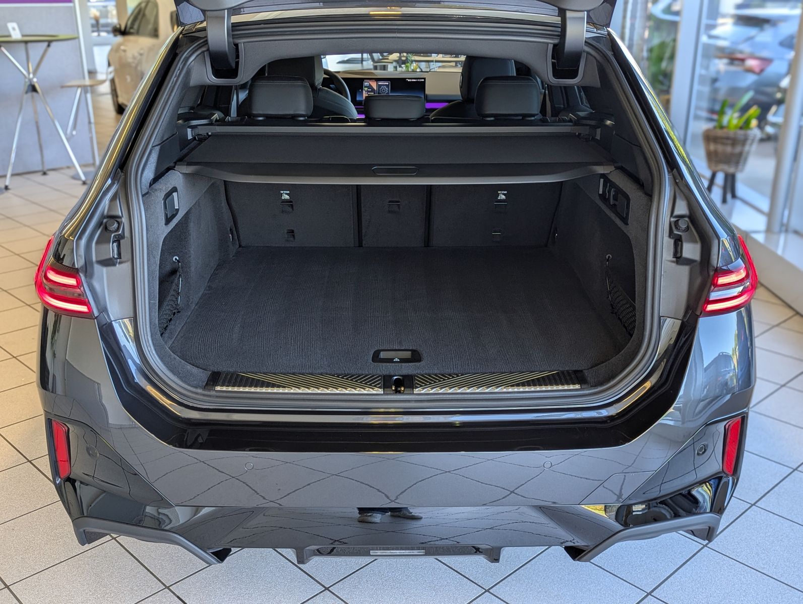 Fahrzeugabbildung BMW 540  d xD M-Sport PRO Pano Innov. Travel AHK 20"