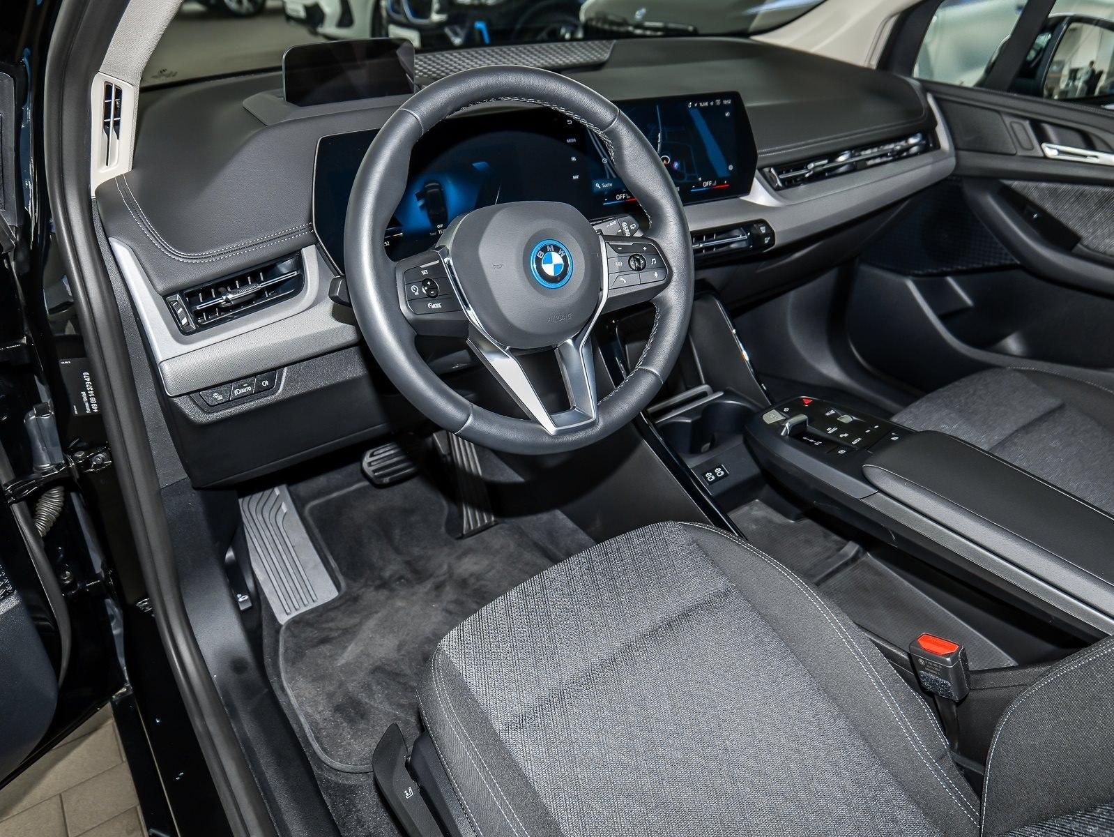 BMW 230e xDrive ActiveTourer AHK HeadUp 360 Grad ACC