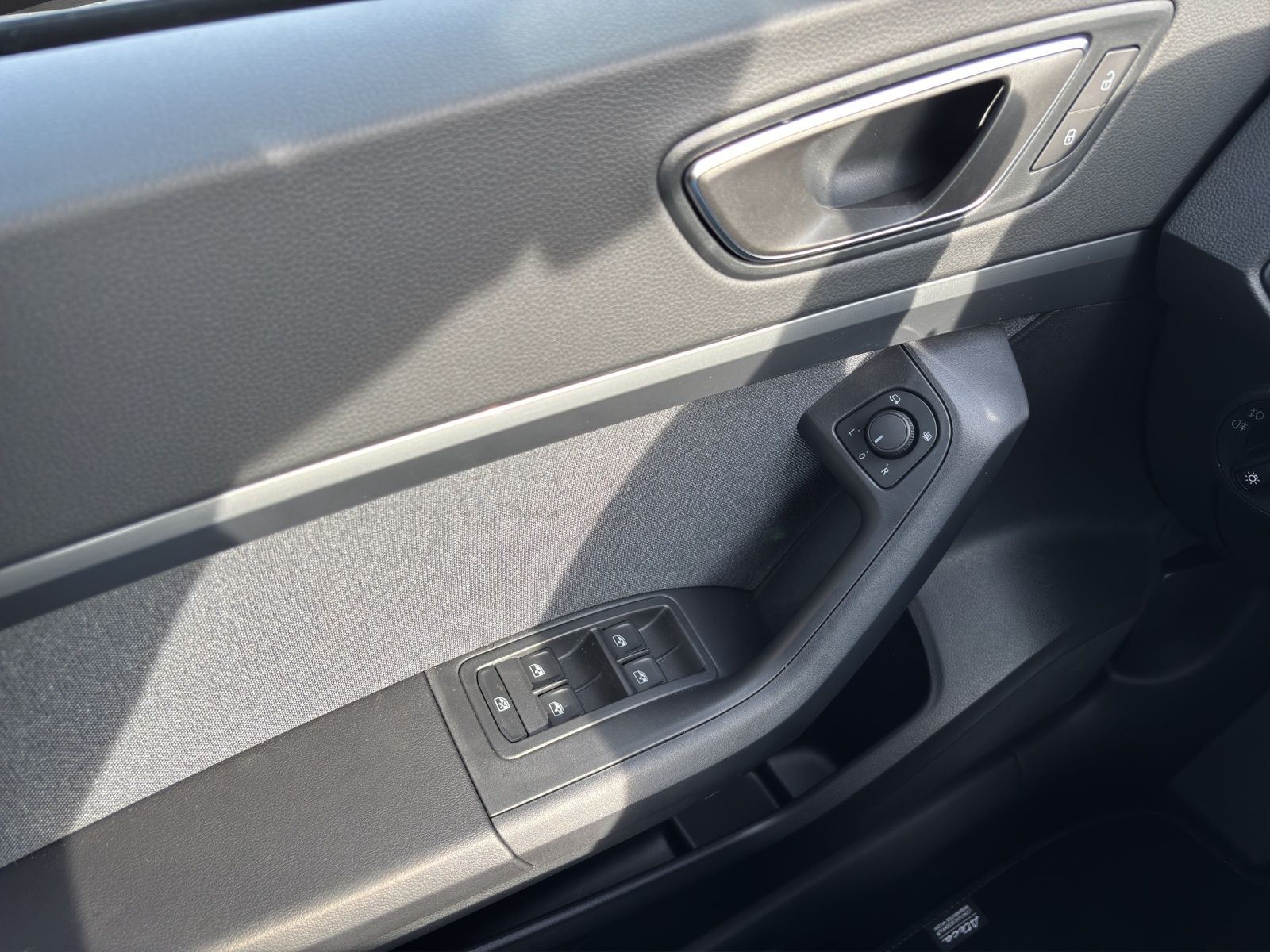 Fahrzeugabbildung SEAT Ateca Road Edition 1.5 TSI DSG GJR Kessy