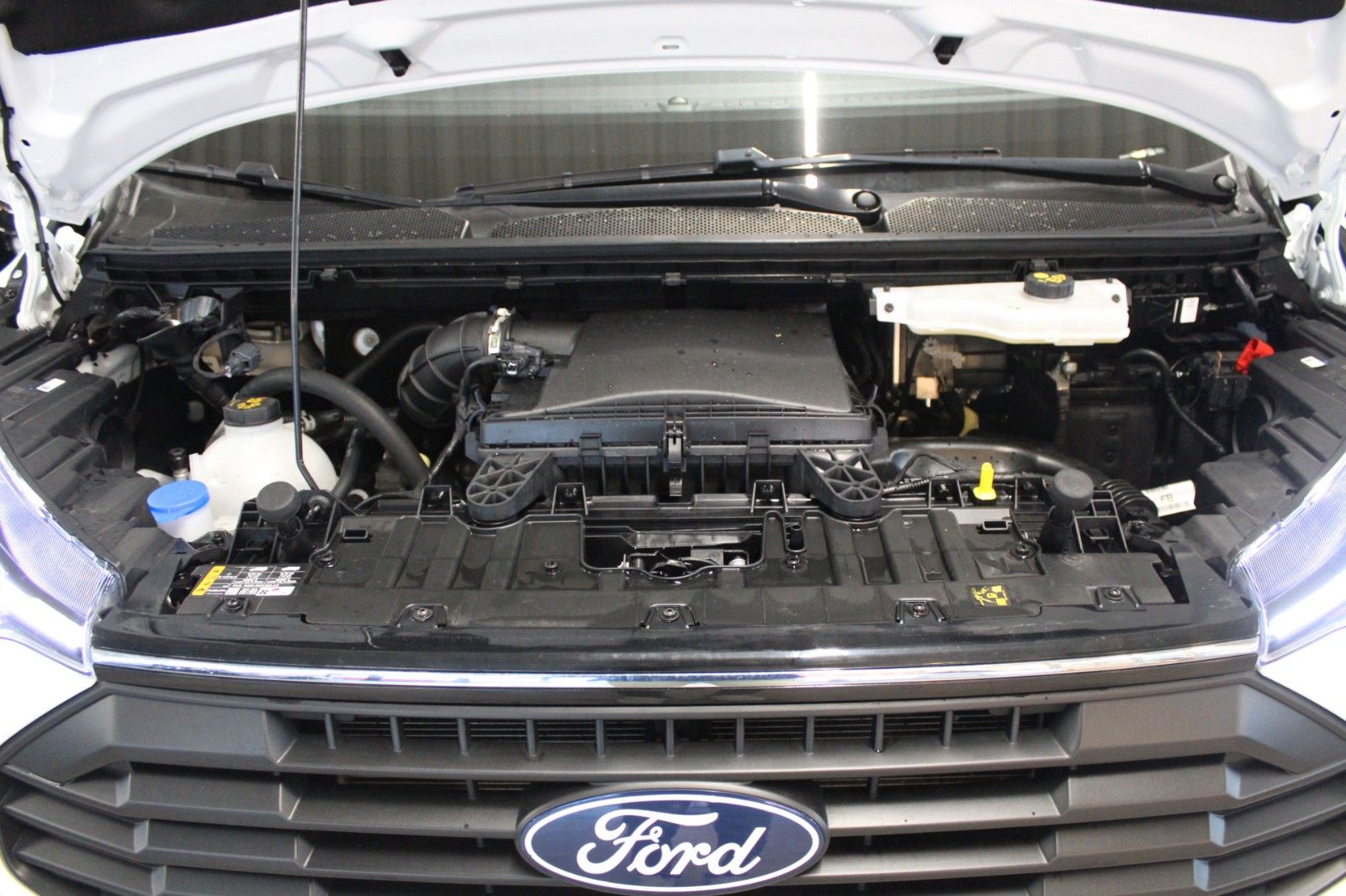 Fahrzeugabbildung Ford Transit Custom L1 TREND LED NAVI CAM ACC SHZ uvm