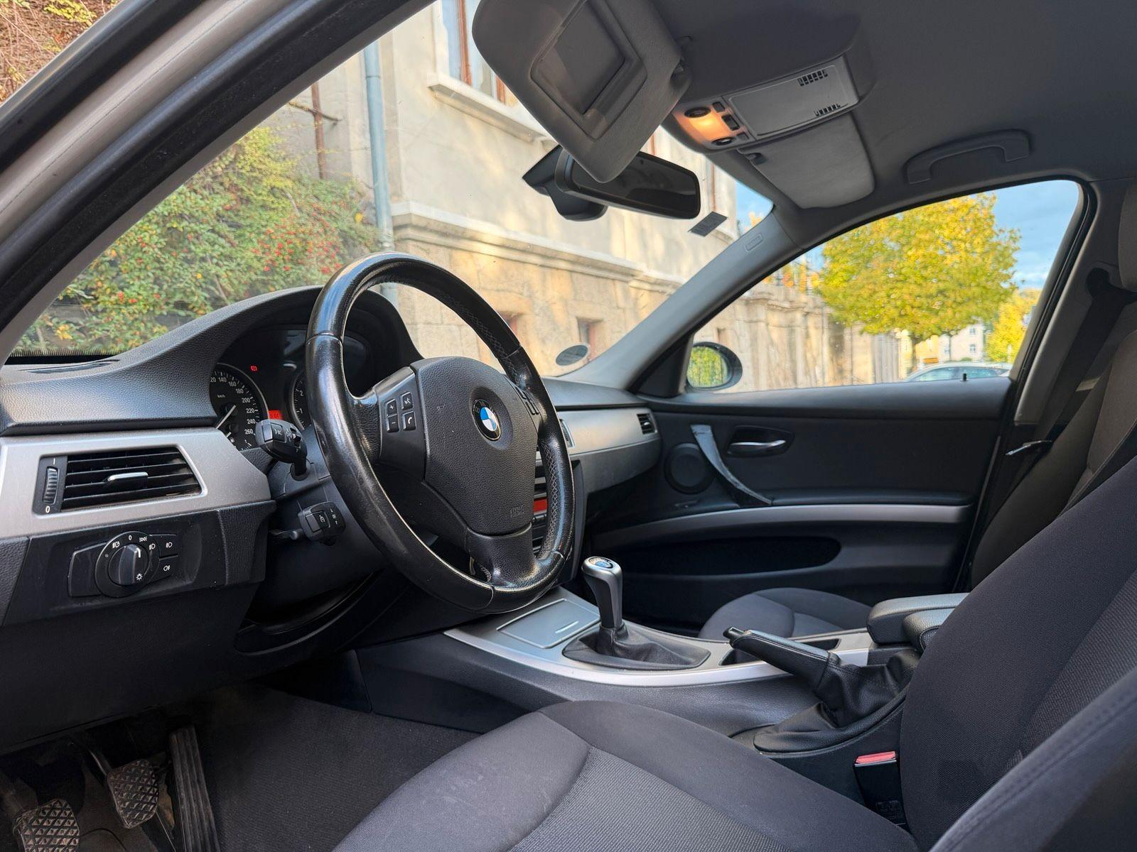 BMW 318 2008 — photo 9