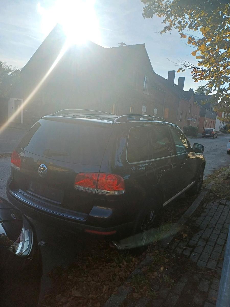 Volkswagen Touareg 2005 — rear view