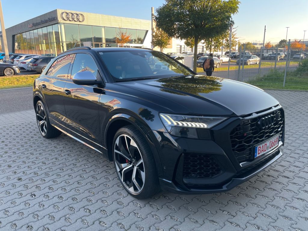 Audi RSQ8