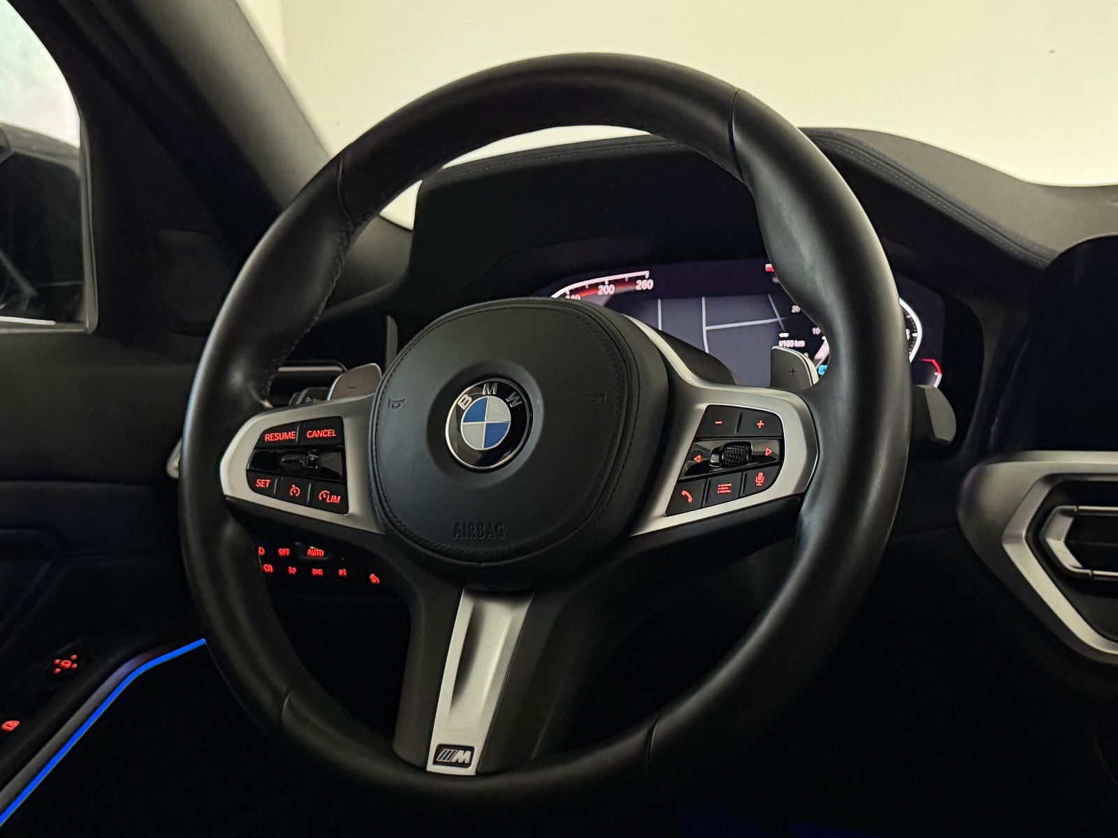 Fahrzeugabbildung BMW 330 i M SPORT/Hi-FI/VRTL COCKPIT/LASER/19% MwSt.