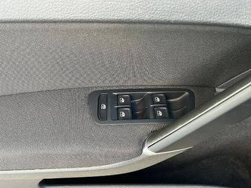 Bild 11 VW Golf 1,5 TSI BMT R-Line - Bluetooth - SHZ - 8-fa