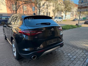 Alfa-Romeo Stelvio - 5