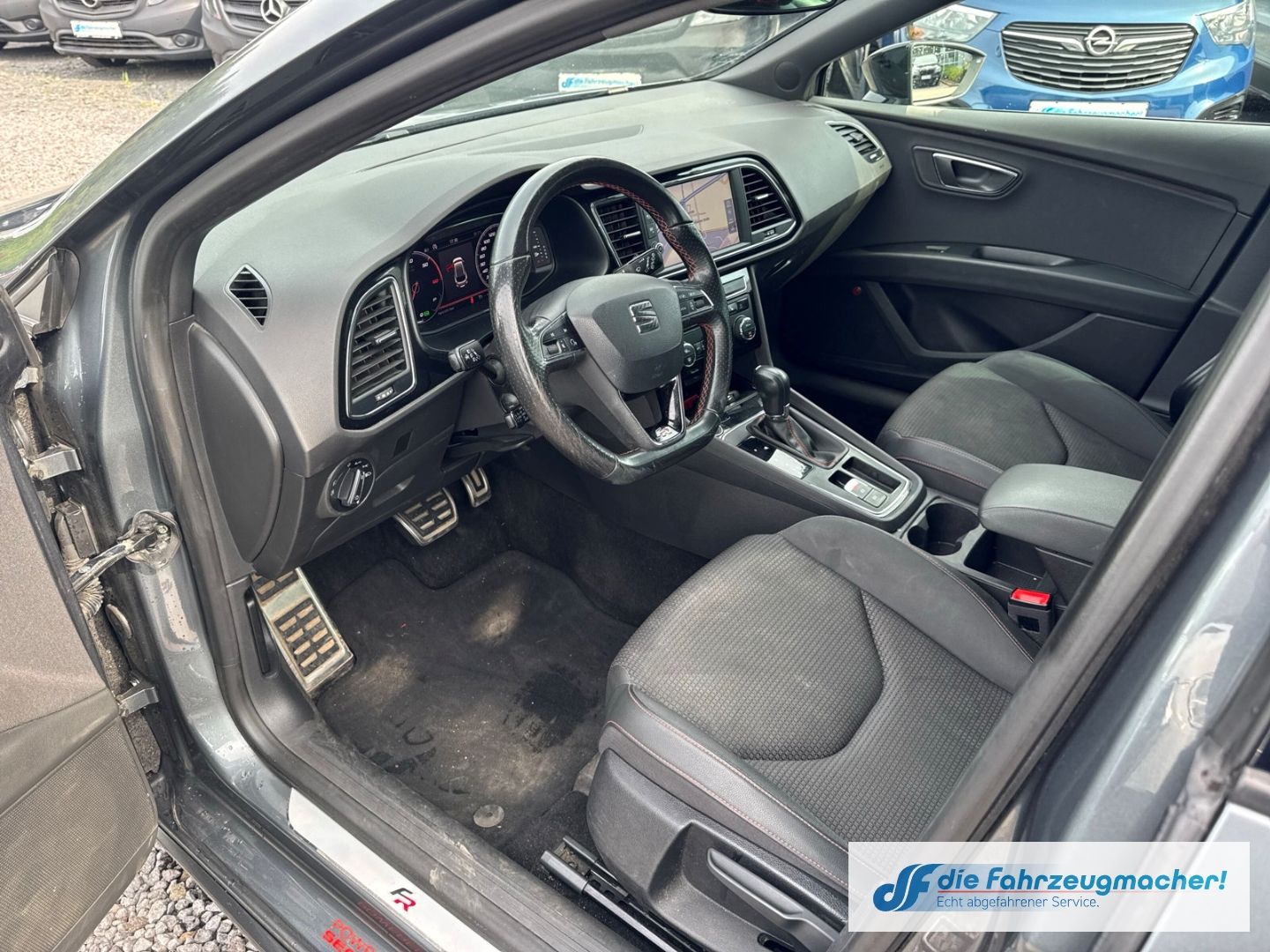 Fahrzeugabbildung SEAT Leon ST FR 2.0 TDI Sportpaket Navi  Soundsystem