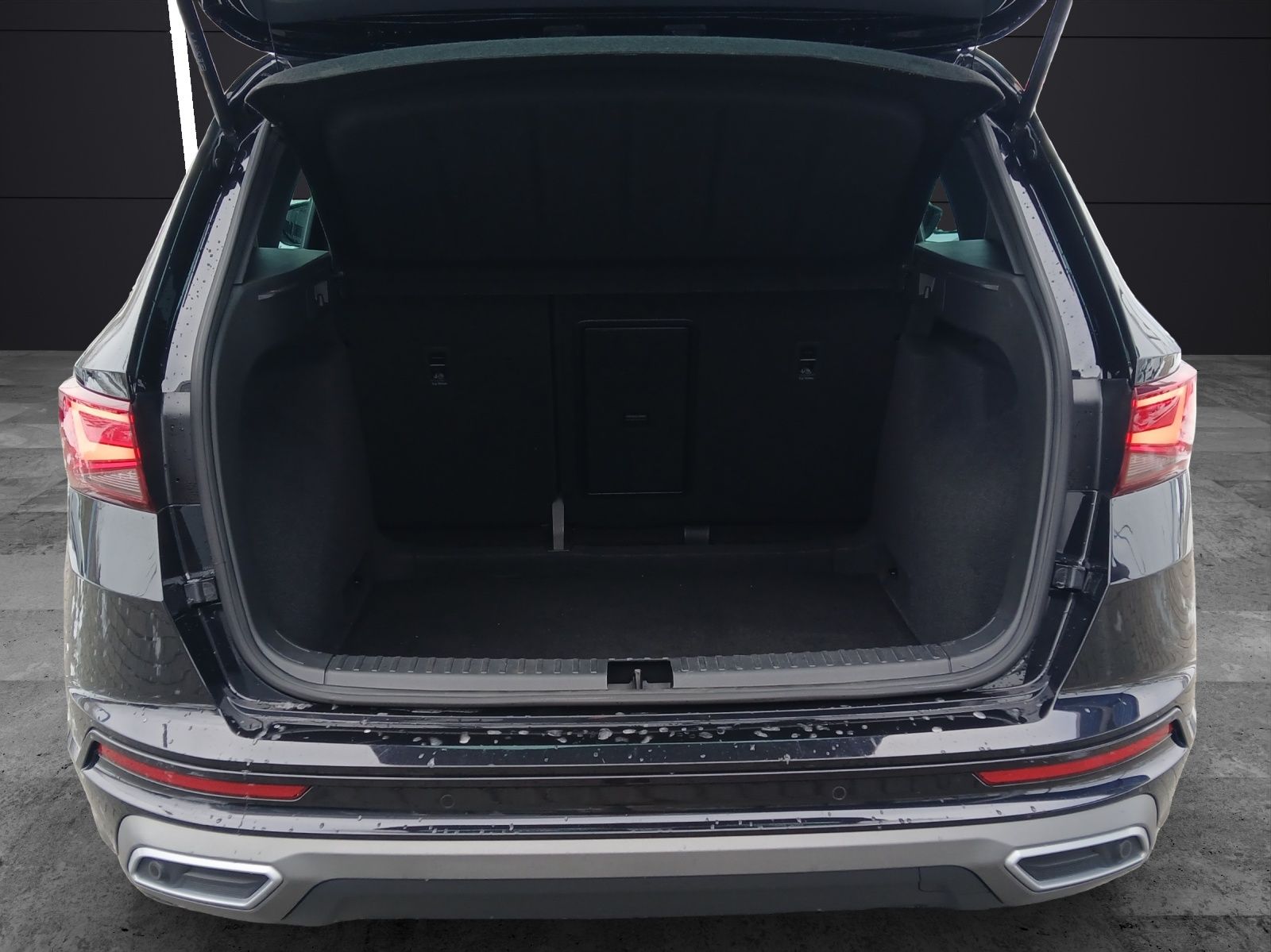 Fahrzeugabbildung SEAT Ateca TSI FR DSG LED AHK Navi beats AID ACC RFK