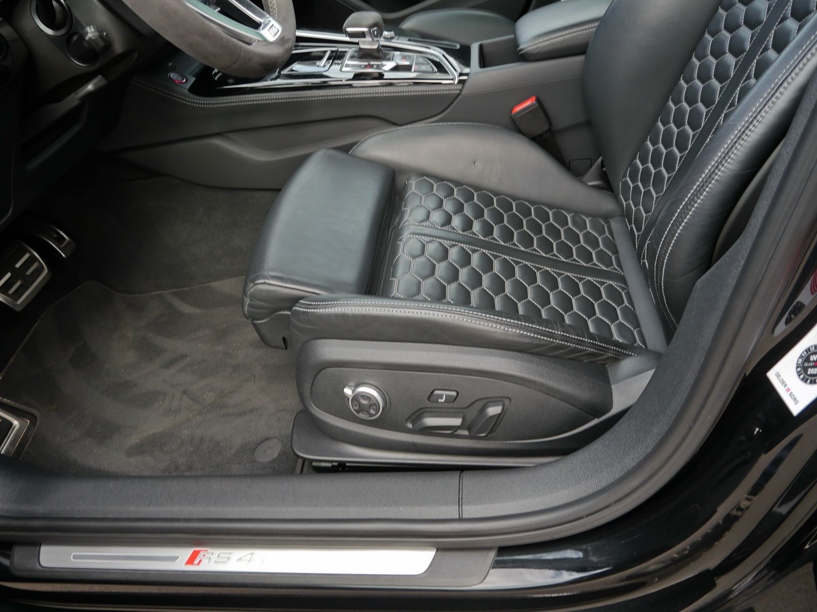 Audi RS4 - Bild 23