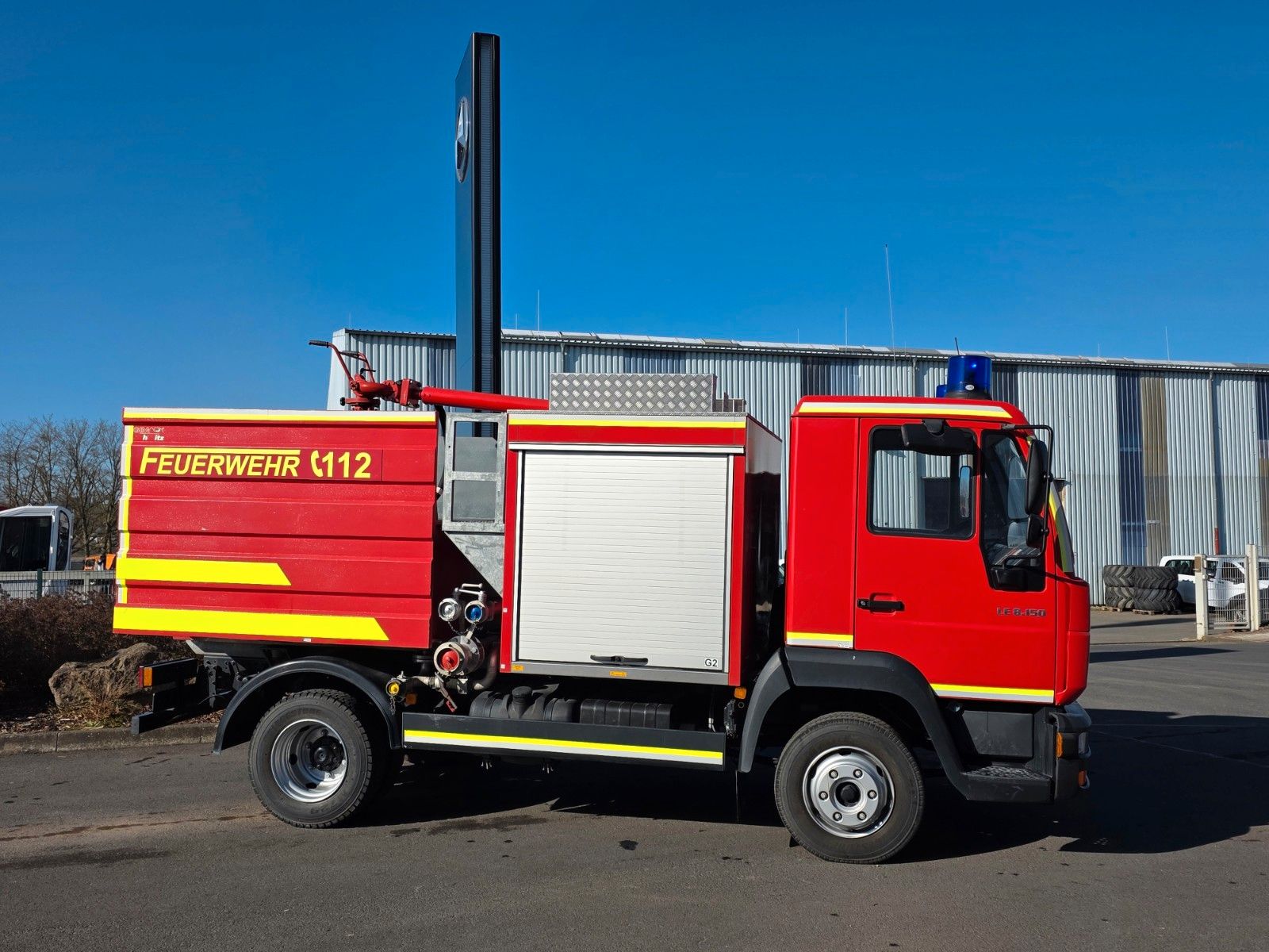 Fahrzeugabbildung MAN LE 8.150 Löschfahrzeug SLF 25/25 100/2500 Liter