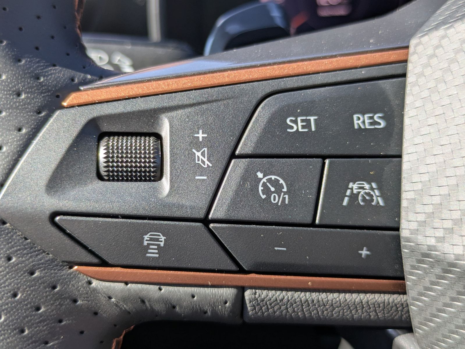 Fahrzeugabbildung CUPRA Leon 1.5 eTSI DSG MATRIX-LED*ACC*APP*KAMERA*18"