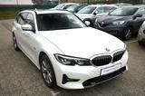 BMW 330e Touring Sport Line*PANO*WLAN*DAB*LED* - BMW 330 in Leverkusen
