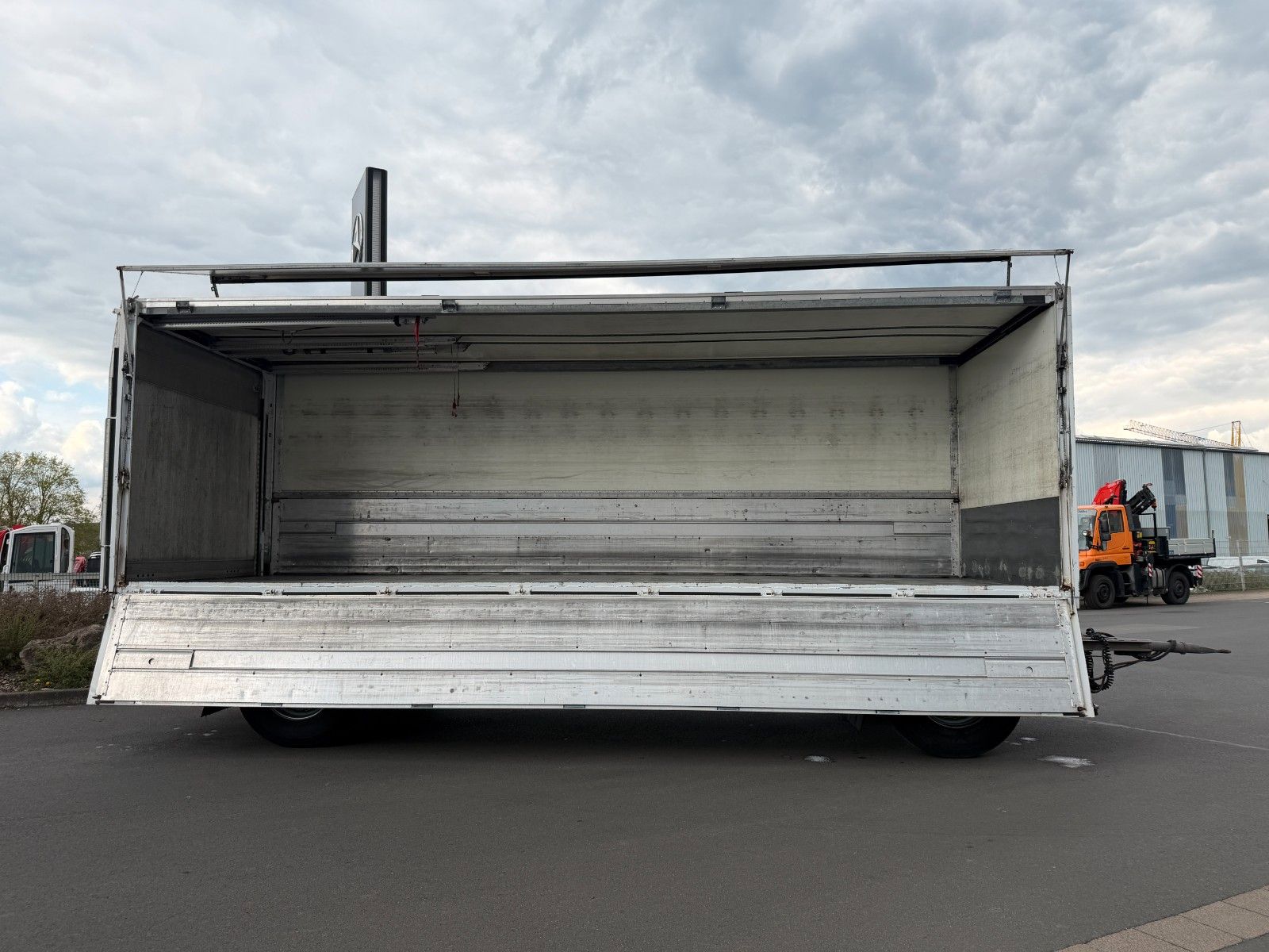 Fahrzeugabbildung Andere Ewers PRASQ18 Schwenkwand SAF LBW BÄR 2.500kg