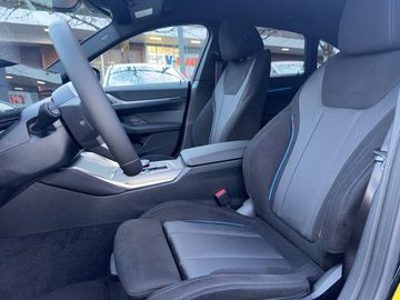 BMW i4 xDrive40 M Sportpaket HiFi DAB LED RFK Shz