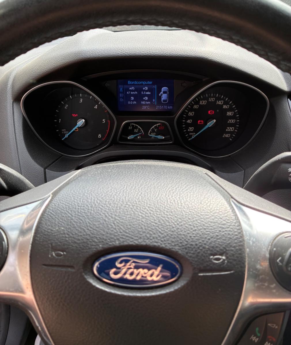Ford Focus 2012 — rear view
