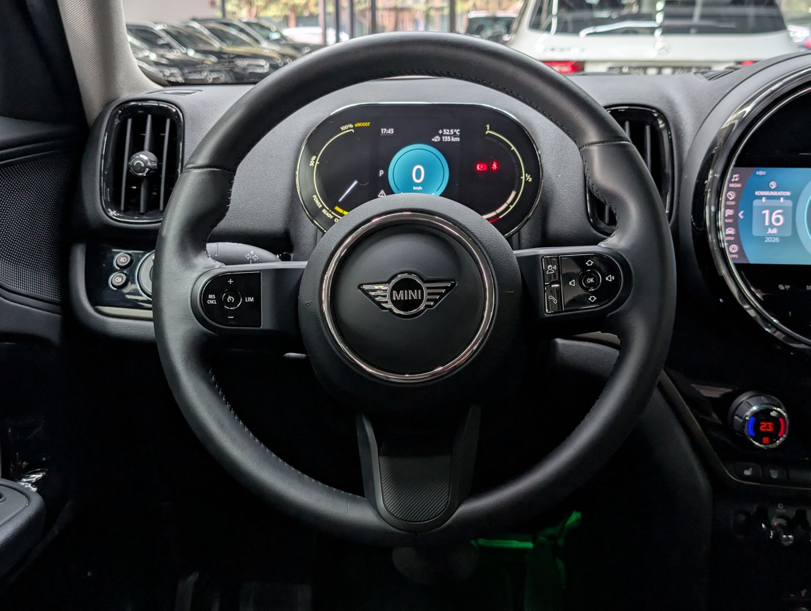 Fahrzeugabbildung MINI Countryman SE (Cooper) Essential Trim All4 94%So