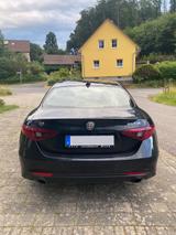 Alfa Romeo Giulia 2.0 Turbo 16V 206kW AT8-Q4 Ti  - gebrauchte Alfa Romeo Giulia aus dem Jahr 2024