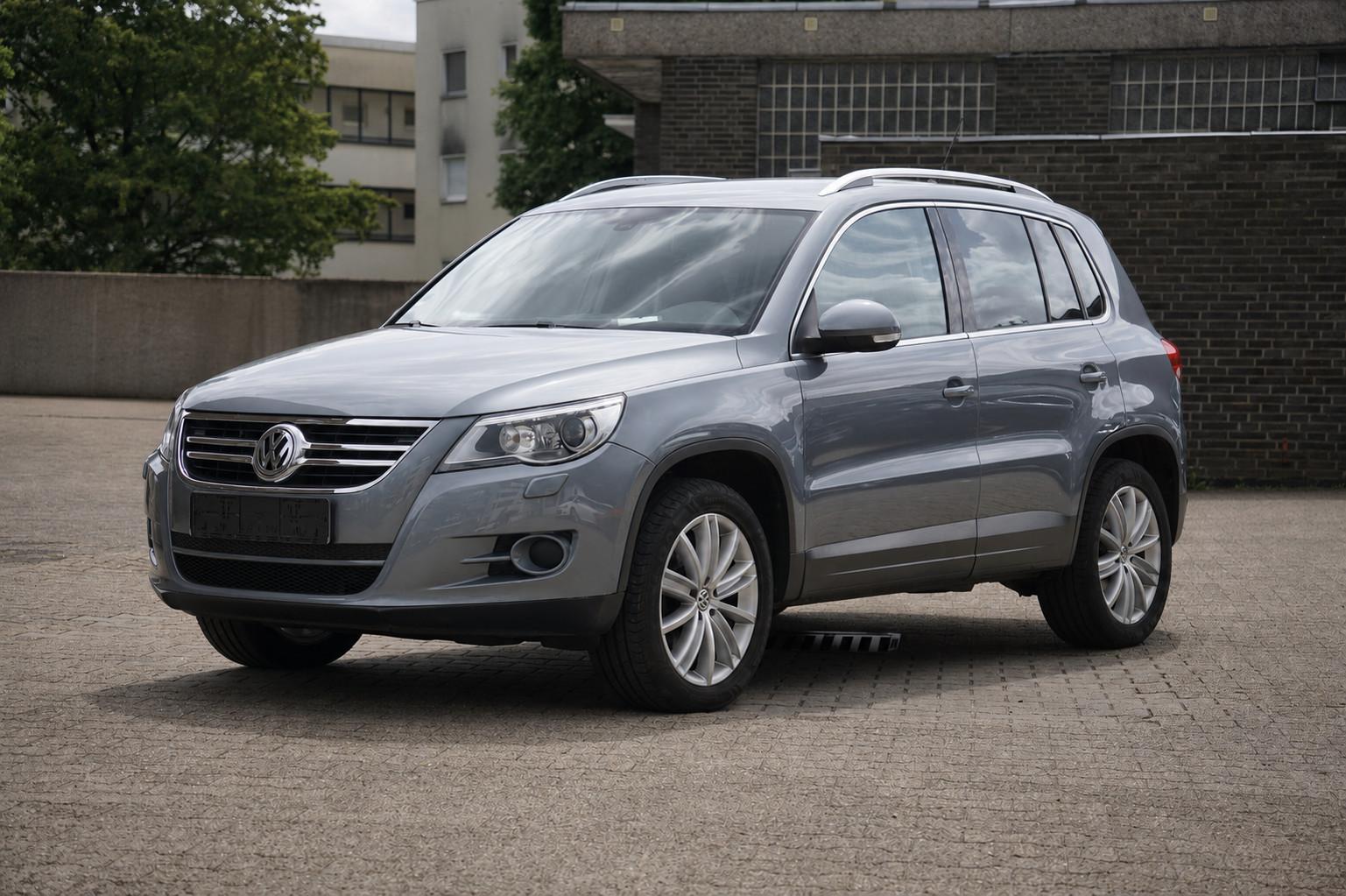 Volkswagen Tiguan Sport & Style 4Motion Xenon AHK Leder