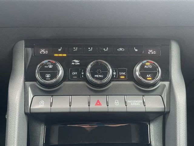 Skoda Karoq 1.0 TSI Clever LED 4XSHZ AHK PDC ALU