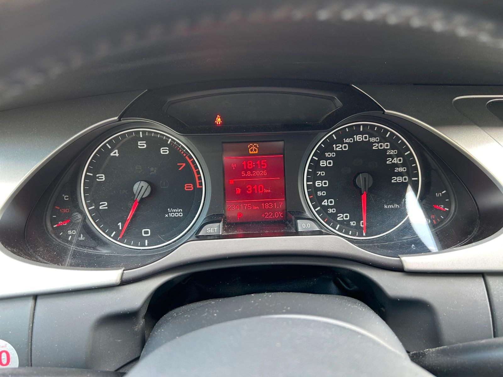 Audi A4 2009 — photo 10