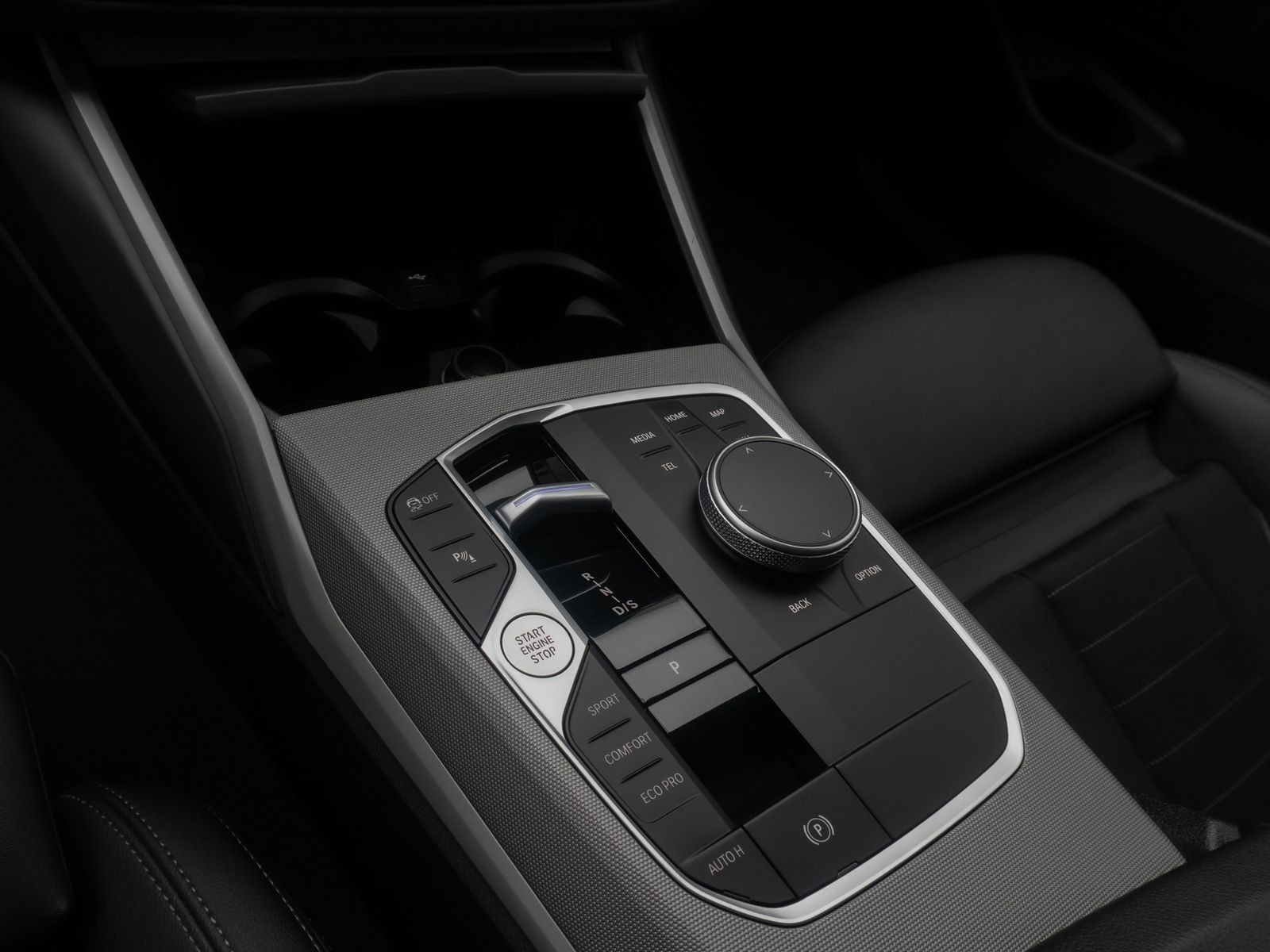 Fahrzeugabbildung BMW 320d HUD DAB Sport Komfort Alarm Teilleder AHK