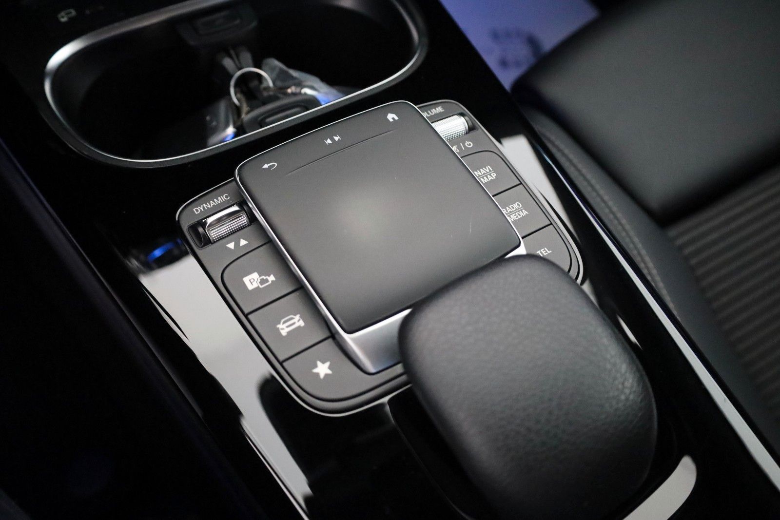 Fahrzeugabbildung Mercedes-Benz A 250e Progressive Lim. T.Leder,Navi,LED,Kamera