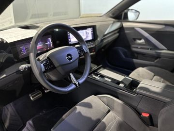 Fotografie 15 des Opel Astra 1.2 Turbo Hybrid 48 V GS