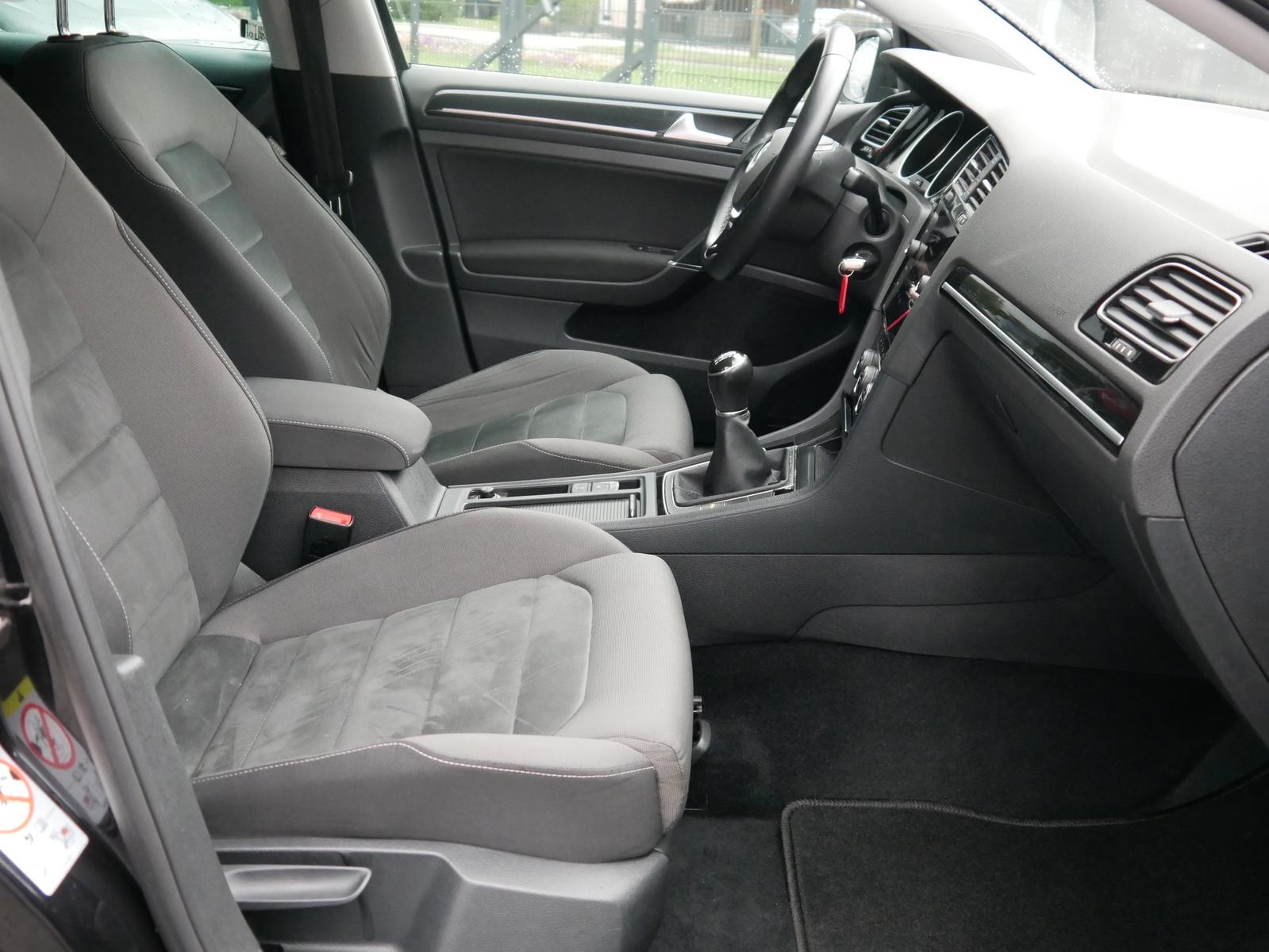 Volkswagen Golf VII 1.5 TSI Highline Navi ACC Kamera PDC