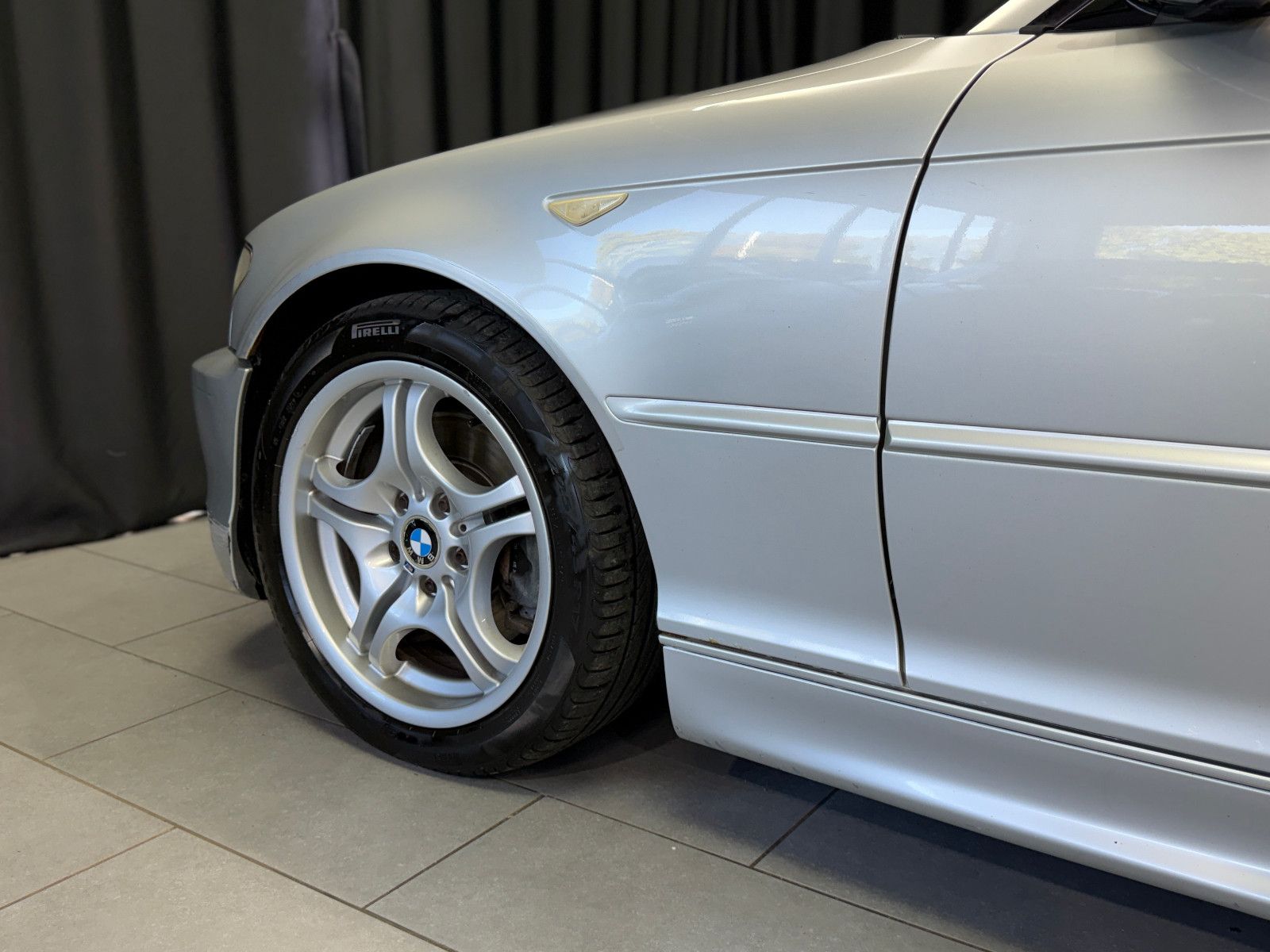 Fahrzeugabbildung BMW 330Ci|M-PAKET 2|HIFI|PDC|NAVI|LCI