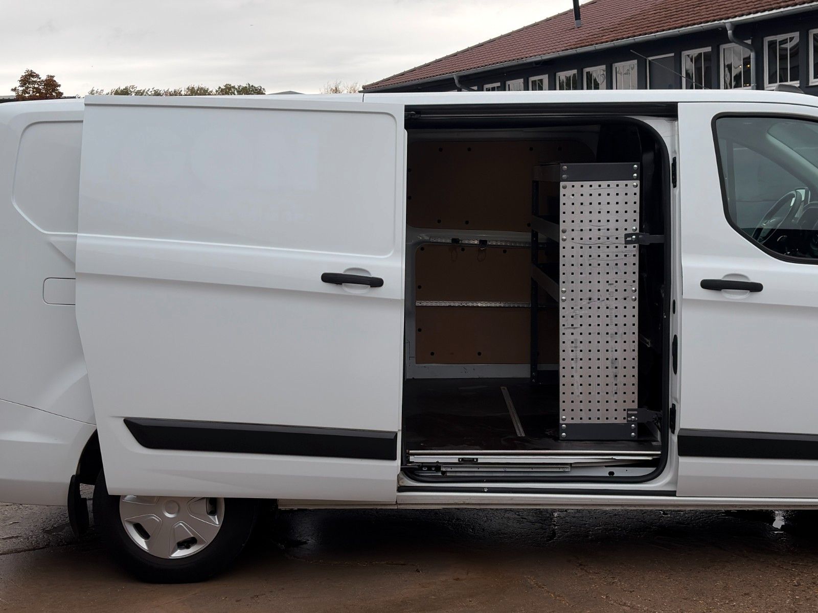 Fahrzeugabbildung Ford Transit Custom 300 L2 H1 Trend Navi Kamera Temp.