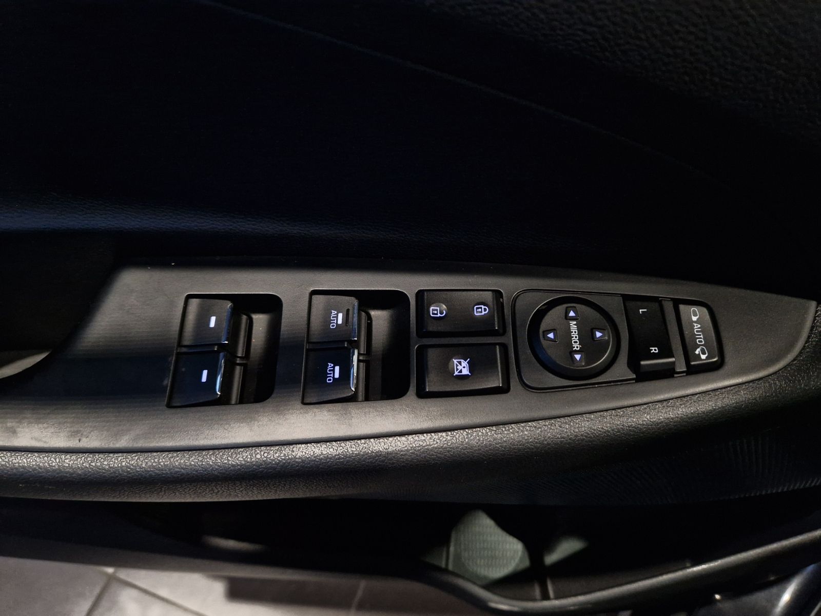 Fahrzeugabbildung Hyundai TUCSON N-Line PANO LED RFK 19"