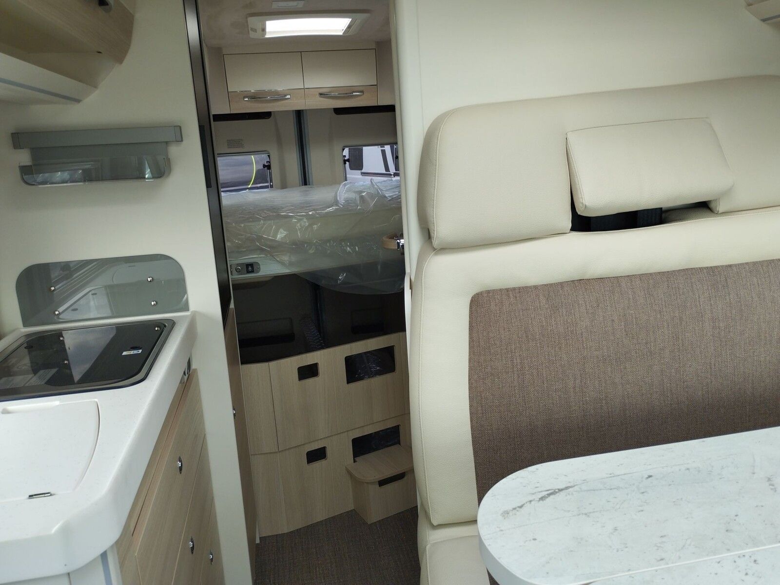 Fahrzeugabbildung Eura Mobil Van V 635 HB Comti D 6E, Mondial Paket