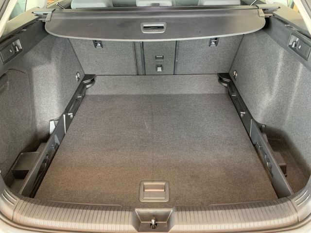 Golf VIII Variant 2.0 TDI LIFE +LED+ACC+APP+DCP+