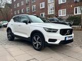 Volvo XC40 D3 R Design autom. PANO-Harmankardon-360 - Volvo XC40 von privat