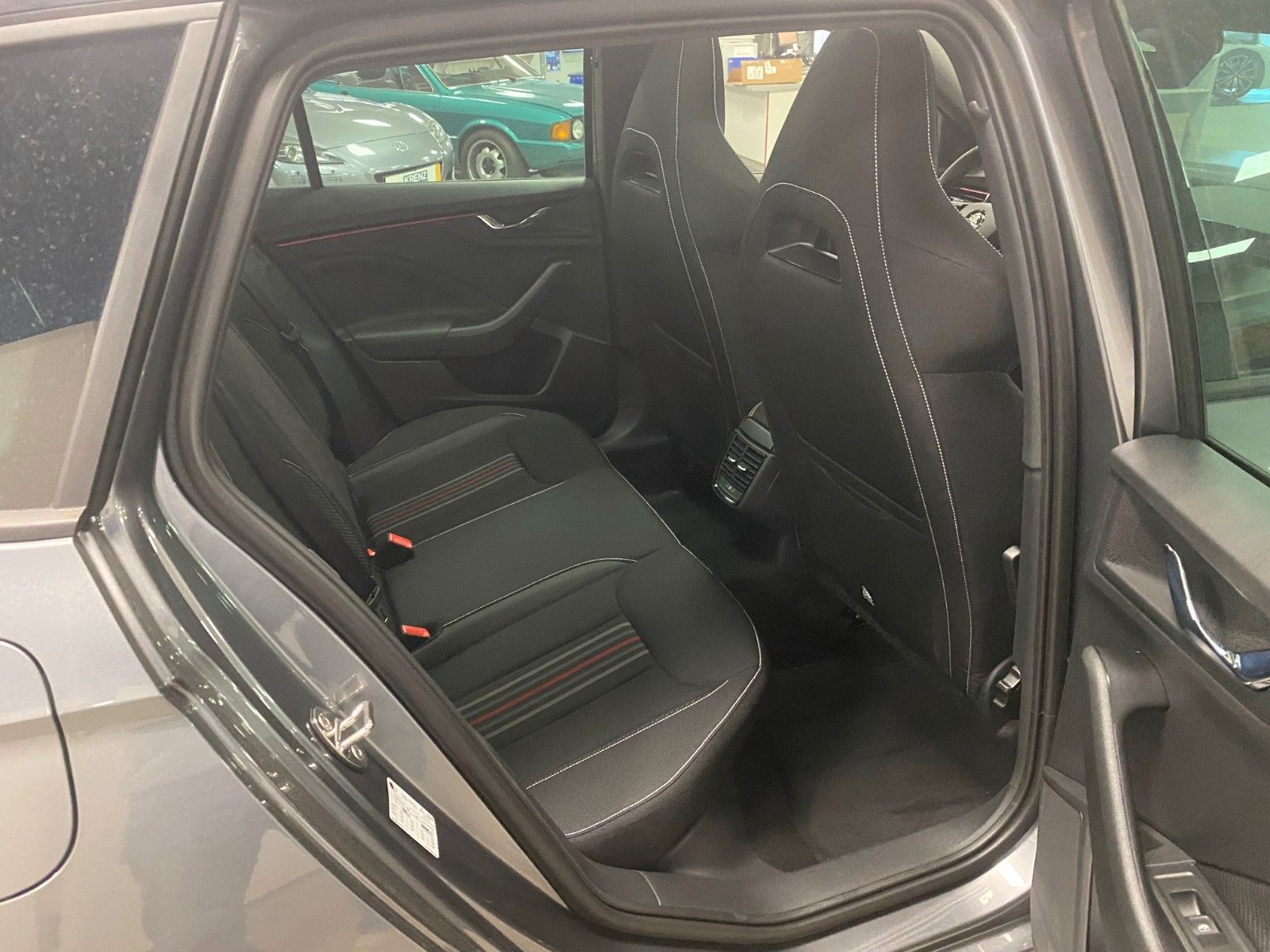 Fahrzeugabbildung SKODA Kamiq 1.0 TSI DSG Monte Carlo+MATRIX+PANORAMA+BC
