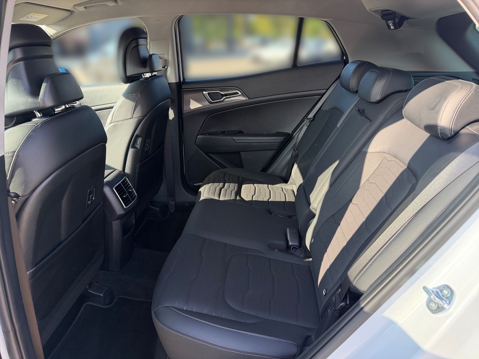 Fahrzeugabbildung Kia SPORTAGE 1.6T 2WD VISION KOM