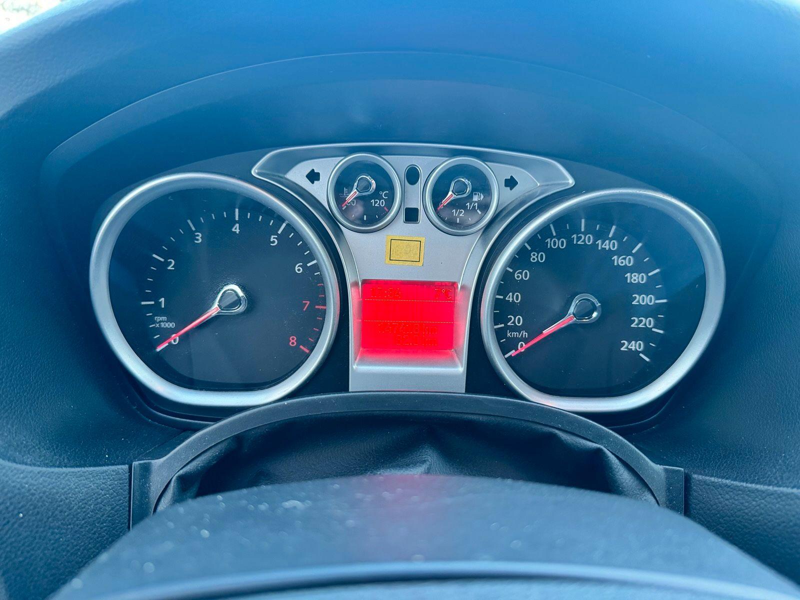 Ford Focus 2008 — photo 13