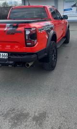 Ford Ranger Raptor mit Off Road Paket - Ford Raptor mit Benzin-Antrieb