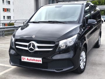 Mercedes V 220 - 1
