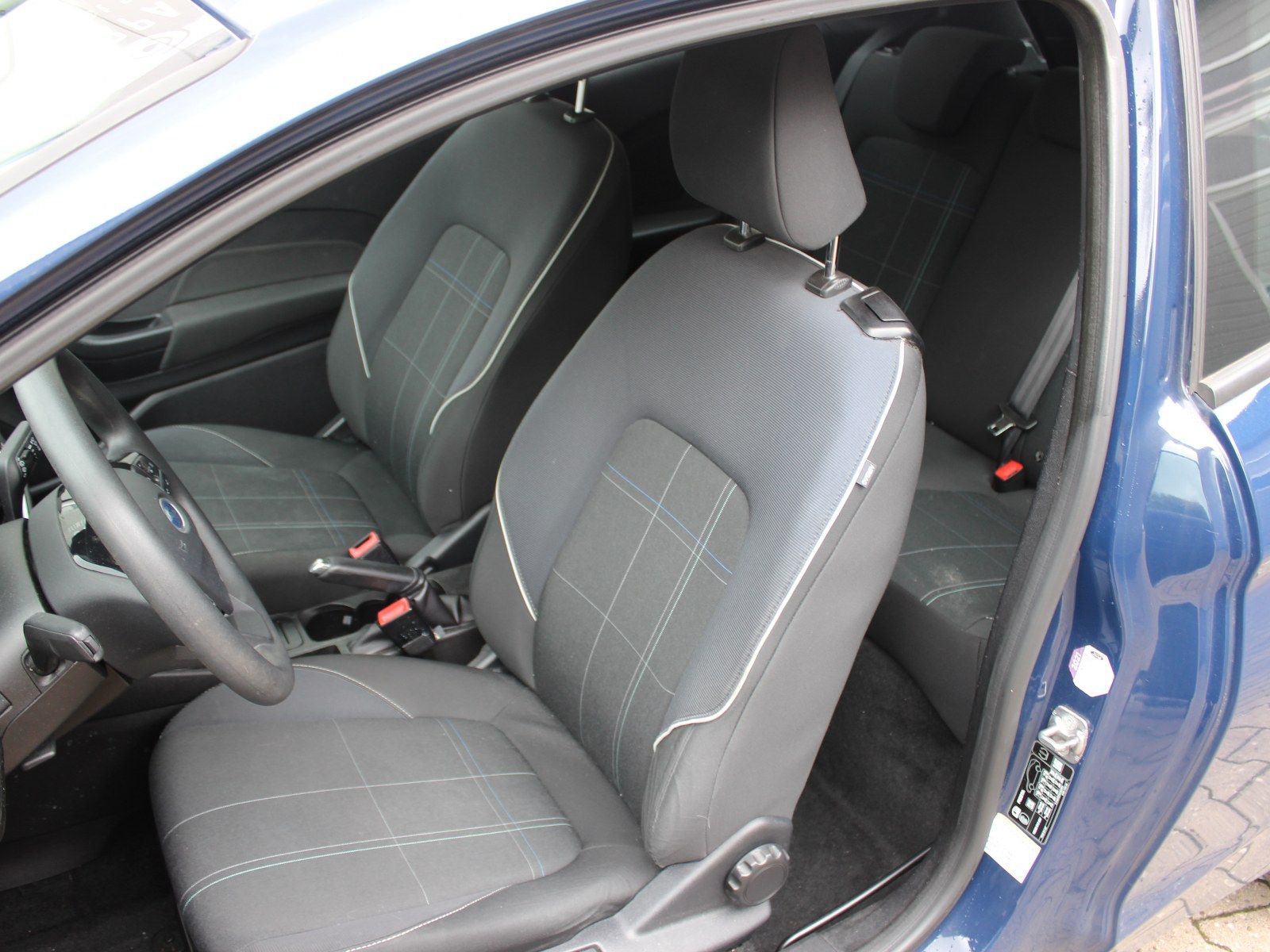 Fahrzeugabbildung Ford Fiesta Cool & Connect 1,1