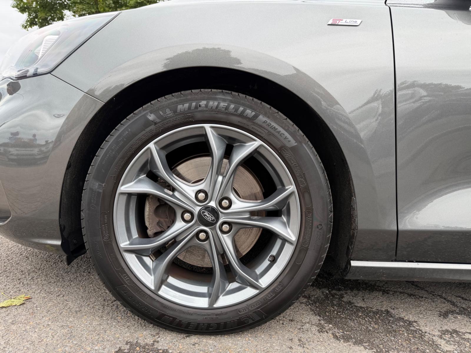 Ford Focus Turnier ST-Line/Navi/Keyless/Tempomat/LED