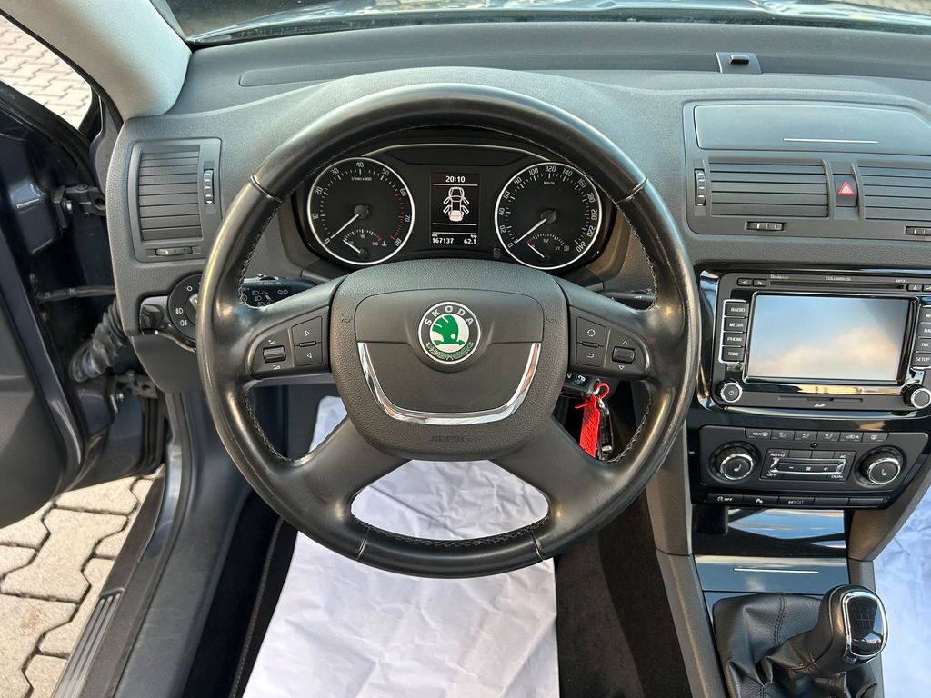 Car Image 23